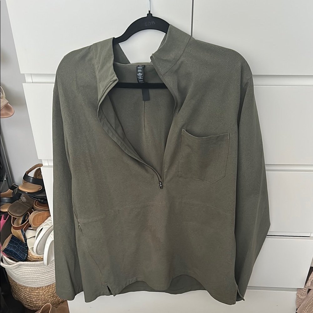 NWOT Lulu lemon Olive Green Half-Zip Shirt
